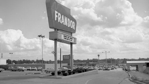 Frandor Shopping Center - Frandor Shopping Center Photo From Lansing State Journal (newer photo)